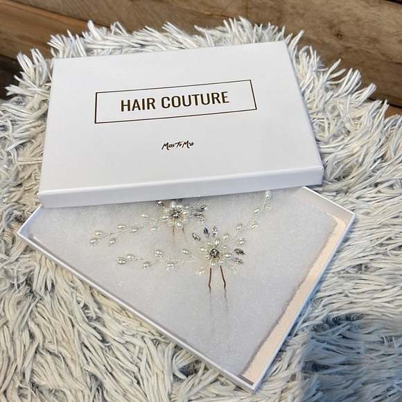 Sparkly Floral Headpiece - Picture 3 of 6